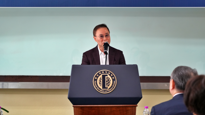 황용태(영어 70) Y. T. Hwang Family Foundation 회장, 강의실 헌정식 개최 대표이미지